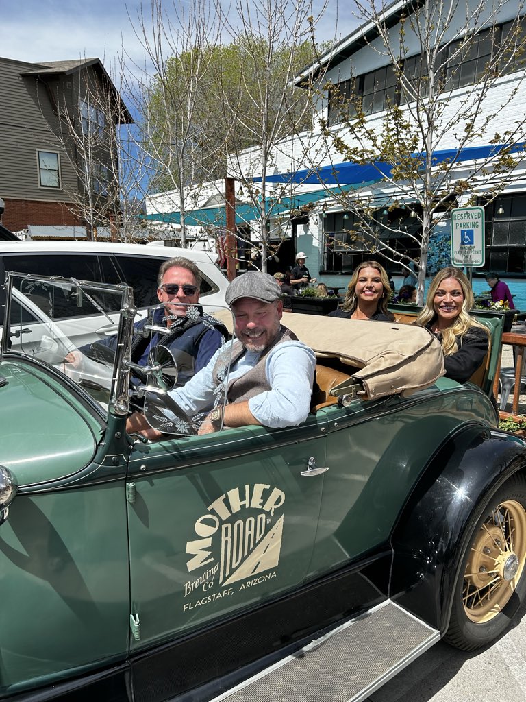 azfamily's tweet image. Flagstaff is home to one of the largest breweries in Arizona, Mother Road Brewing 🍺 It was great interviewing the team from their large taproom. All in a day’s work as we continue traveling across #Route66 #Flagstaff #Arizona