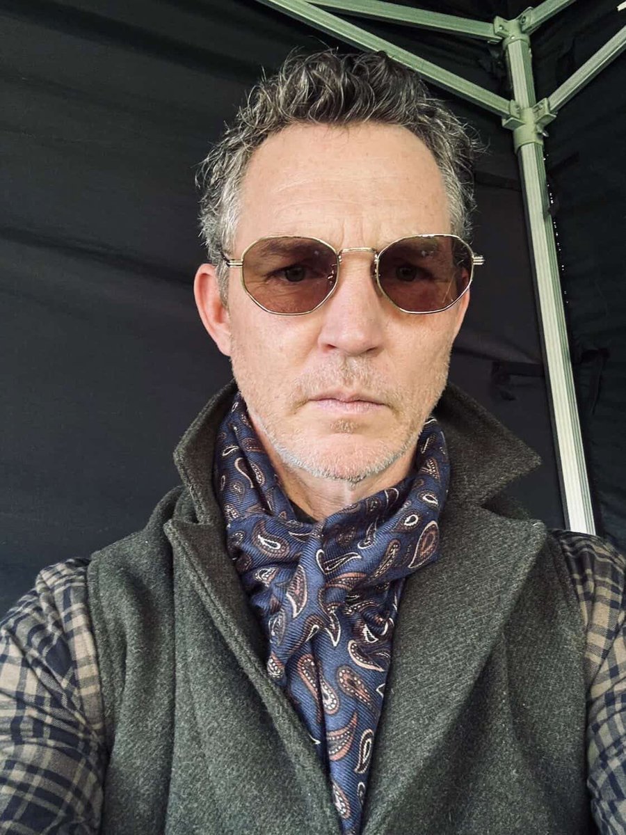 athena 🦌 tweet media