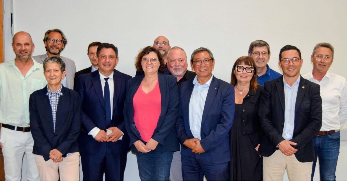 GuillaumeLEPERS's tweet photo. 🗳 Élu Président de l’agglomération du Grand Villeneuvois, je remercie les Maires et les Conseillers communautaires pour leur confiance.

✅ Une ambition claire : une agglomération utile, concrète et proche du terrain, au service de toutes les communes et de leurs habitants. https://t.co/AumIQAZkeK