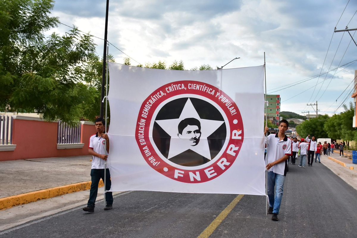 iren_eon's tweet photo. Este 23 de mayo, la FNERRR cumple 27 años de lucha por una educación de calidad para todos. Desde 1999, ha trabajado por mejorar las condiciones de estudio de miles de jóvenes 
#27AñosFNERRR
#45AñosDeLasCasasEnPuebla

@FNERRR_NACIONAL https://t.co/PSTEHfUUEo