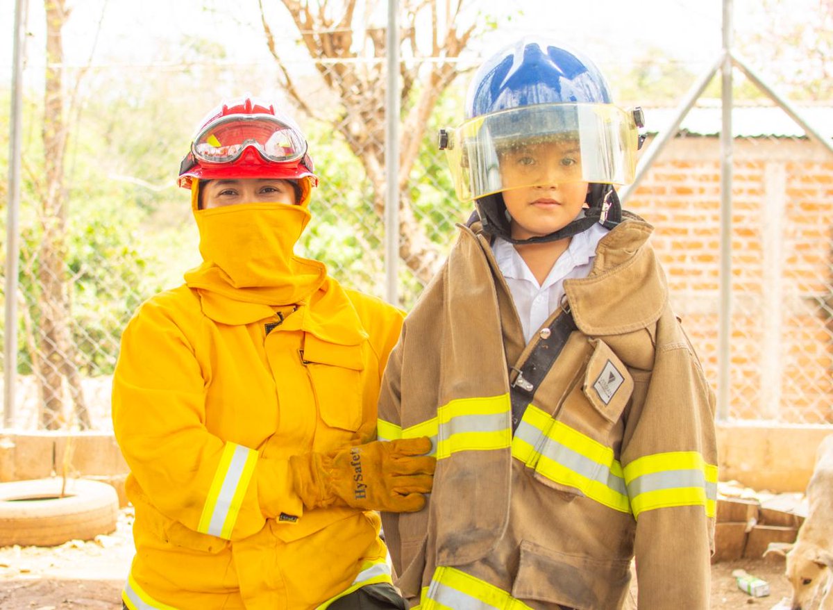 Bomberos El Salvador 🧑‍🚒🚒🇸🇻 tweet media