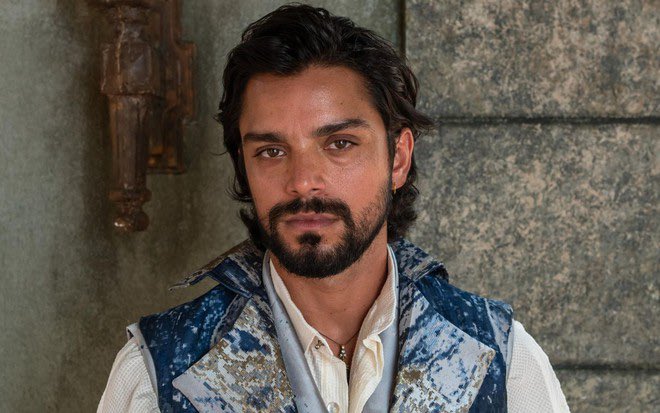 “uma noite você vai olhar pra pessoa que está ao seu lado e simplesmente vai agradecer por ela estar ali”

calma, Salma. Omar TÁ VINDO AÍ.
#ANobrezaDoAmor