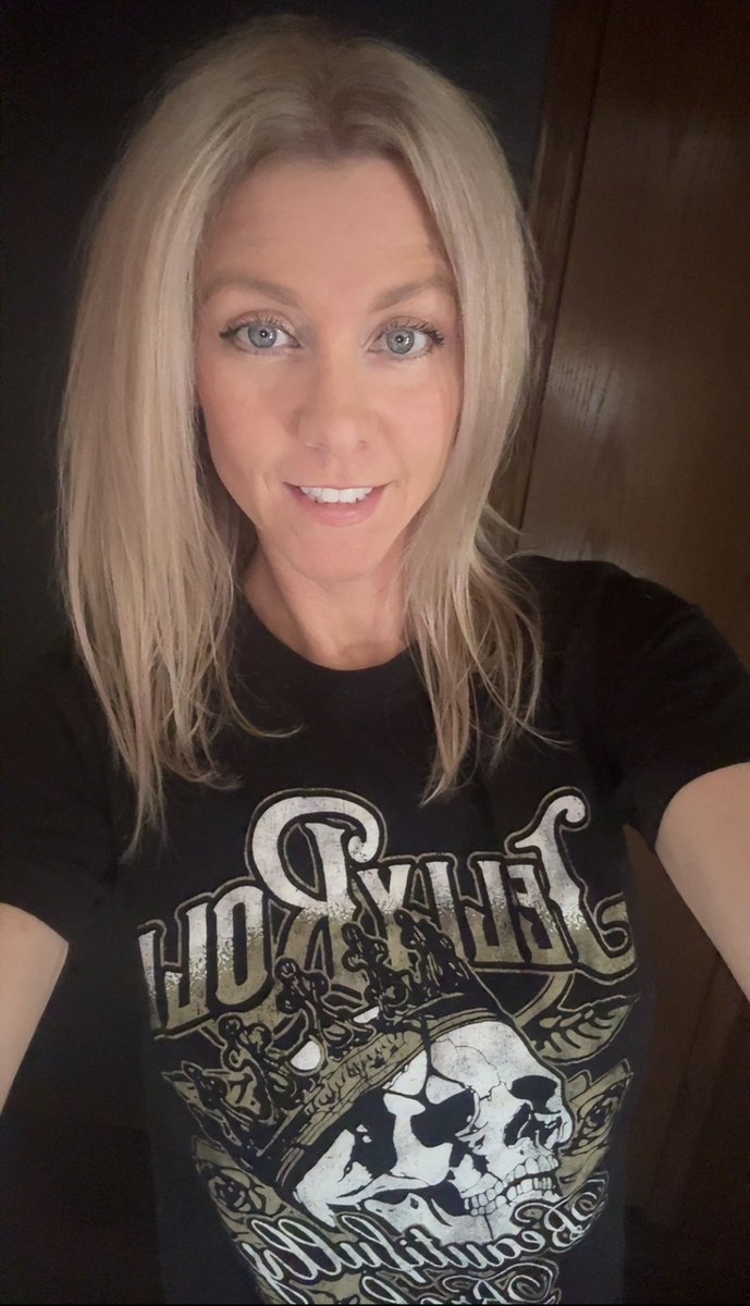 TaraWasinger's tweet image. Wrong: Why is this happening to me? 
Right: How is this happening for me?

Only in hindsight do the dots connect. 

It’s a great day to have a great day!✨

#MindsetShift #TrustTheProcess #ConnectingTheDots #Hindsight #Mindset