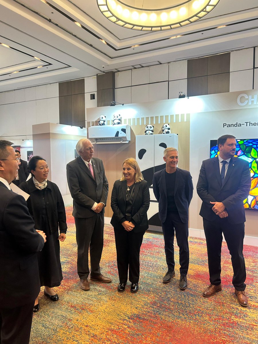 EstebanAviles's tweet photo. El gobierno nacional afianza sus vínculos con China.

Villa Carlos Paz fue la única ciudad de Argentina en exponer en la Conferencia de Promoción Económica, Comercial, Cultural y Turística R. P. China 🇨🇳. https://t.co/AMBYzRwKP5