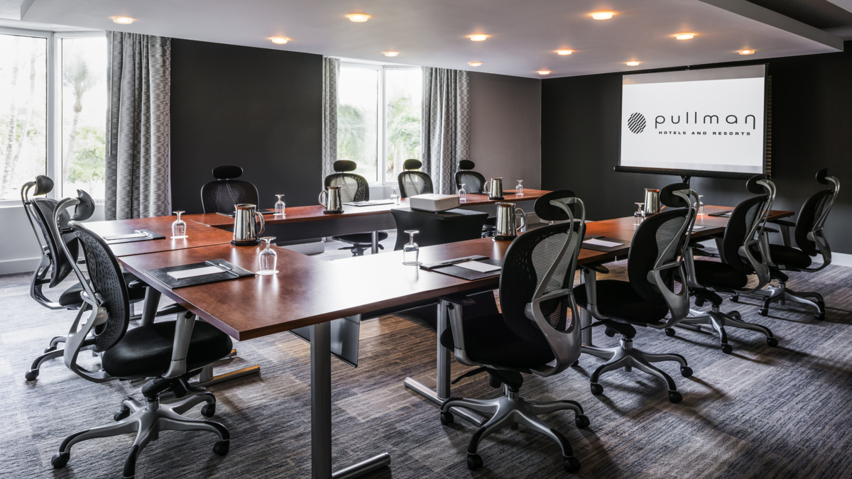PullmanMiami's tweet image. Tight agenda? High standards? We get it. 
Host your next session in a #PullmanMiami meeting room built for performance. From confidential boardrooms to the Monte Carlo Ballroom, we provide the backdrop for your team’s next win. 
#MiamiMeetings #EventPlanners #BusinessTravel