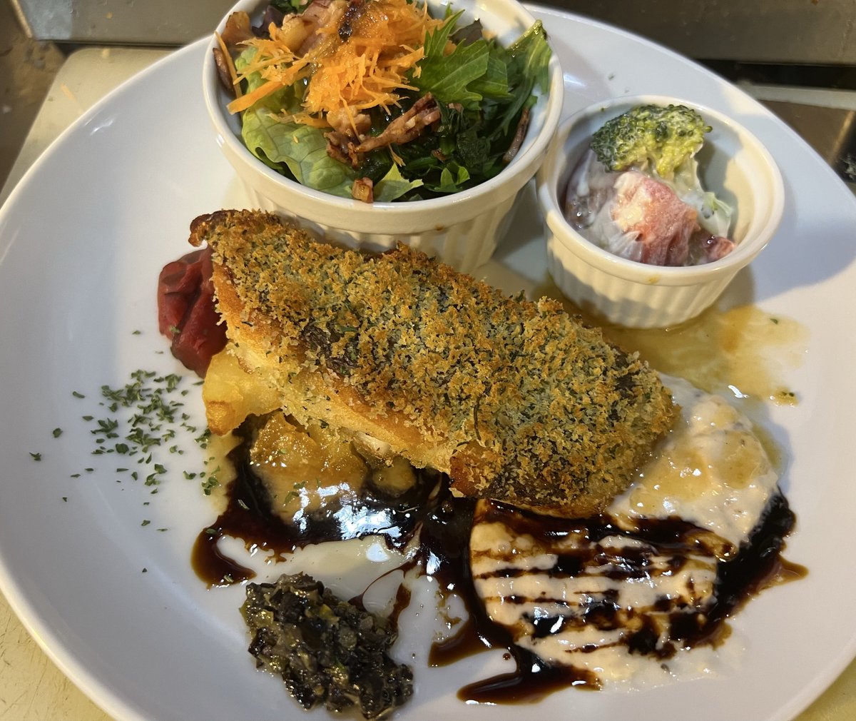 Emons cafe & market tweet media