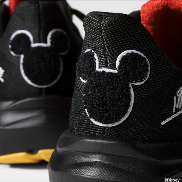 SOLELINKS's tweet photo. Ad: RunDisney x Brooks Collection

SHOP => https://t.co/Pp1KJbjoI7 https://t.co/p5jzsrSaa2
