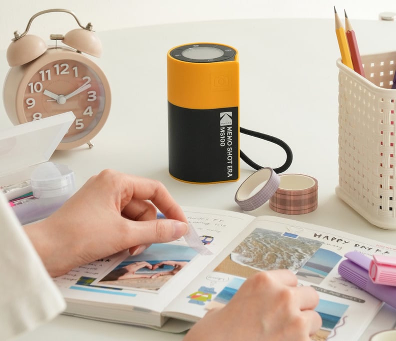 ZorzStudios's tweet image. This fun #KodakInstantCamera and printer looks like a roll of film: zorz.it/AxsWX 

#KateGaribaldi #analog #InstantFilm #camera #Kodak #RollOfFilm #thermal #equipment #printer