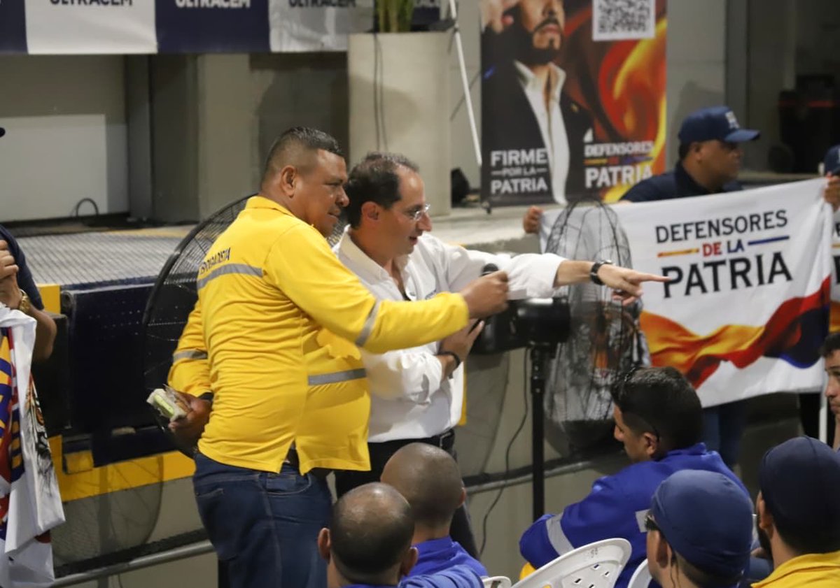 Seguimos por el Atlántico escuchando a la gente. 

Visitamos <a href="/Ultracem/">Ultracem</a> para tener una conversación con sus trabajadores, vinimos a comprender sus necesidades y expectativas para construir la Patria Milagro que soñamos. 

El gobierno de <a href="/DELAESPRIELLAE/">DE LA ESPRIELLA STYLE</a> y mío será un gobierno que