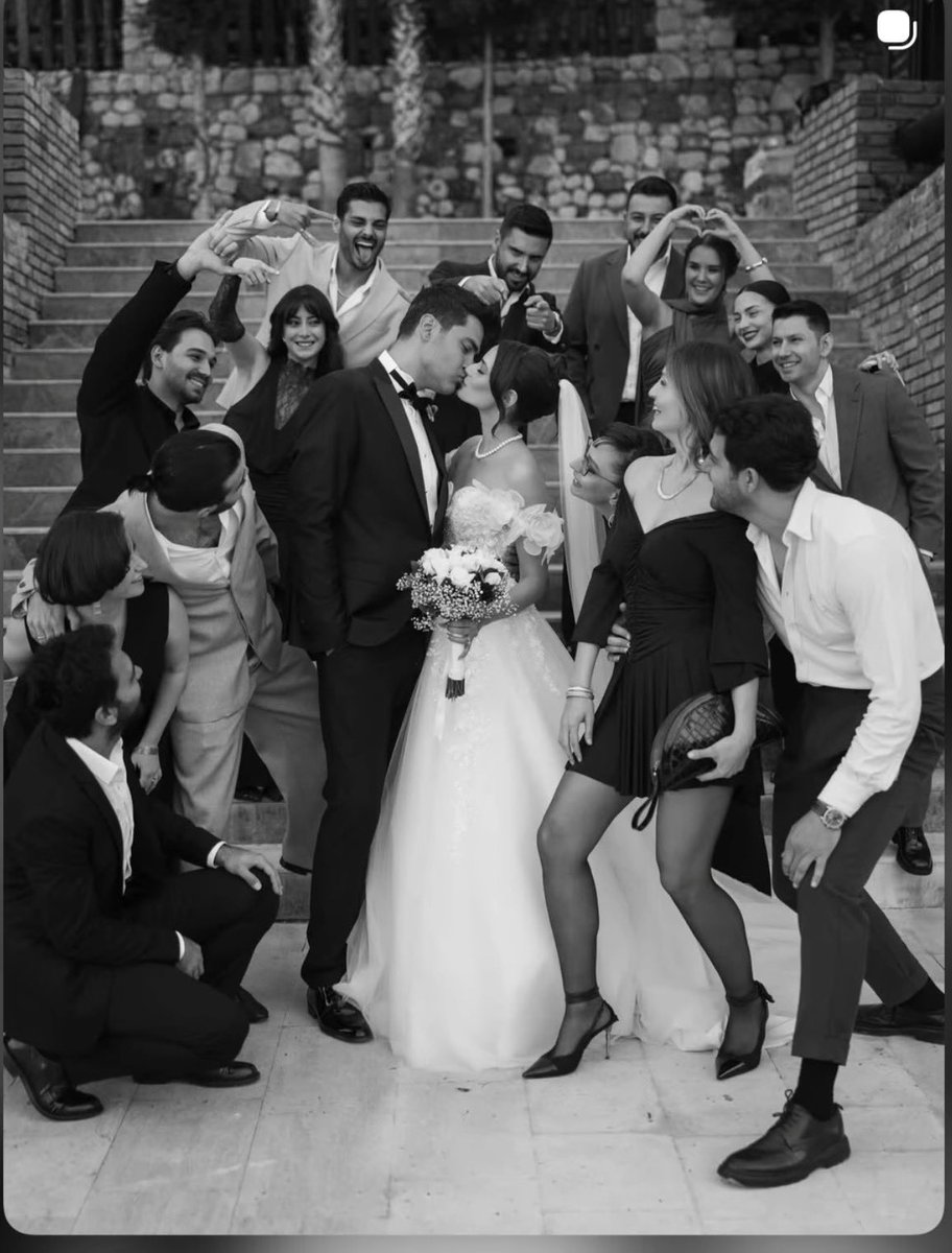 Aşk Aşk 
Mutluluğunuz daim olsun gençler💙🌿
#ErkanMeriç 
#YağmurÖztürk