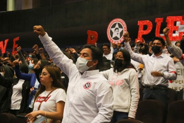 Más de 64 casas del estudiante respaldan a jóvenes de escasos recursos para que continúen sus estudios 💪 #27AñosFNERRR #45AñosDeLasCasasEnPuebla <a href="/FNERRR_NACIONAL/">FNERRR NACIONAL</a>