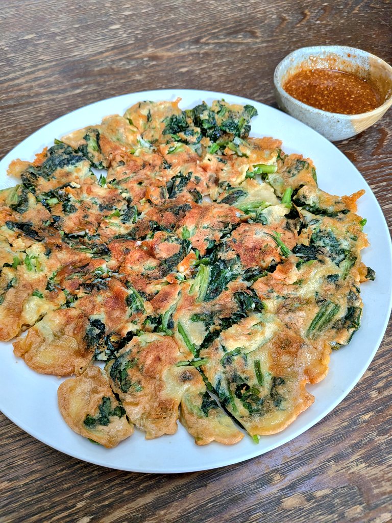 193＆38 tweet media