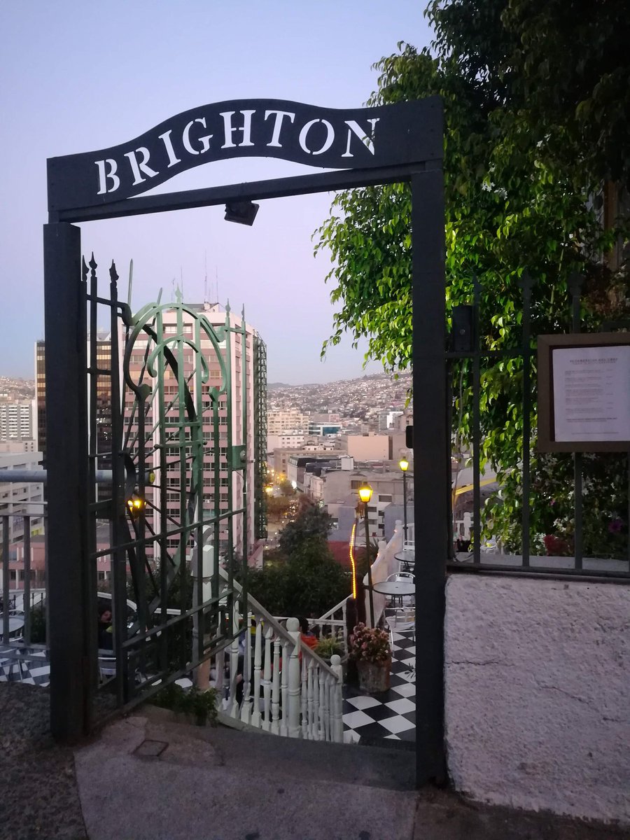 ANYVALPO's tweet photo. #terapeando #valparaiso https://t.co/Z4o5523rfQ
