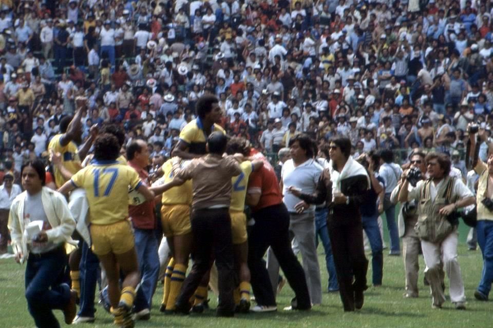 kurt cobain tweet media