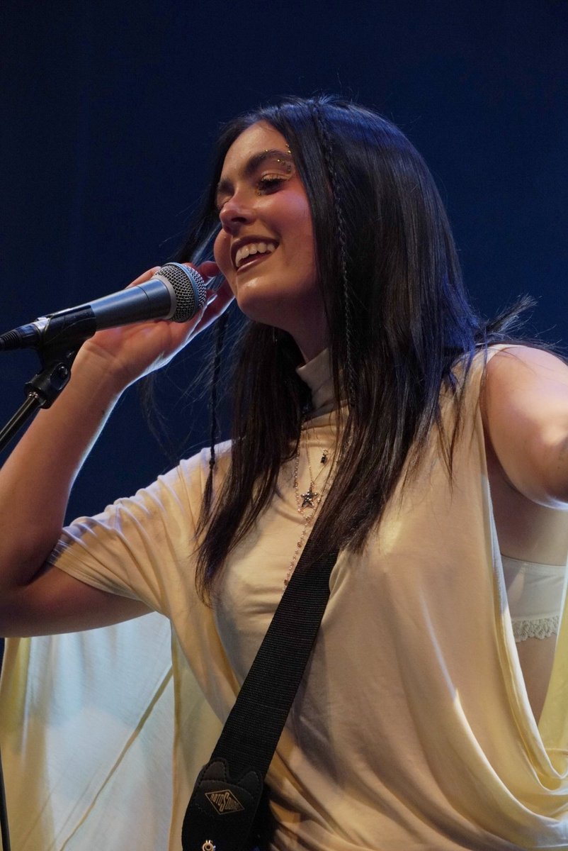 Difícil de procesar lo de esta noche en el inicio de gira de #NoFueRealTourDublin . Qué barbaridad, Chiara 🥲♥️♥️♥️♥️♥️♥️♥️