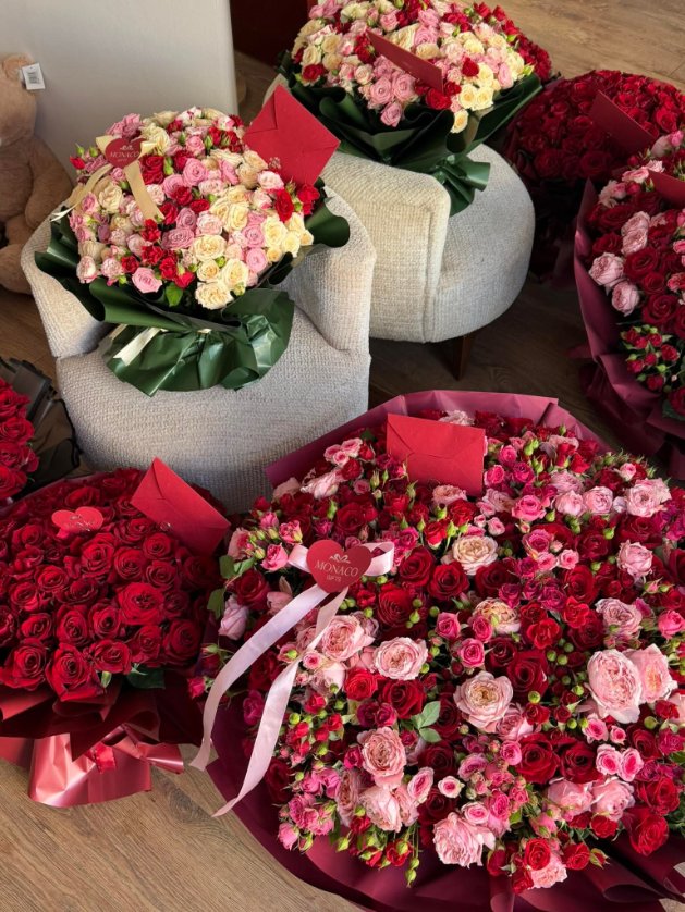 بحس الورد دا حد حنين اوي بجد