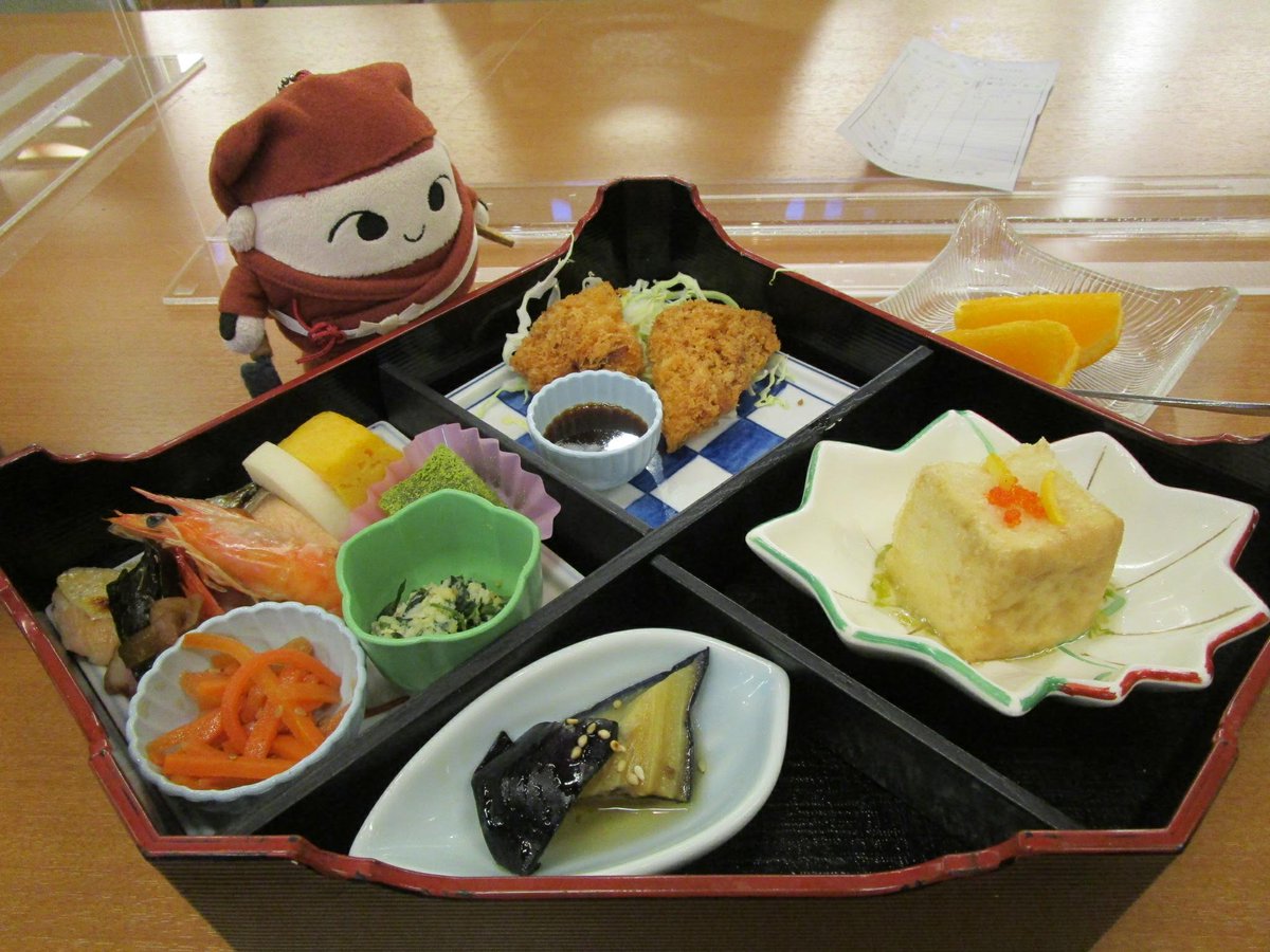 くろごちゃんも大好きでした。
懐かしの国立劇場十八番のお弁当。

#くろごちゃん
#国立劇場