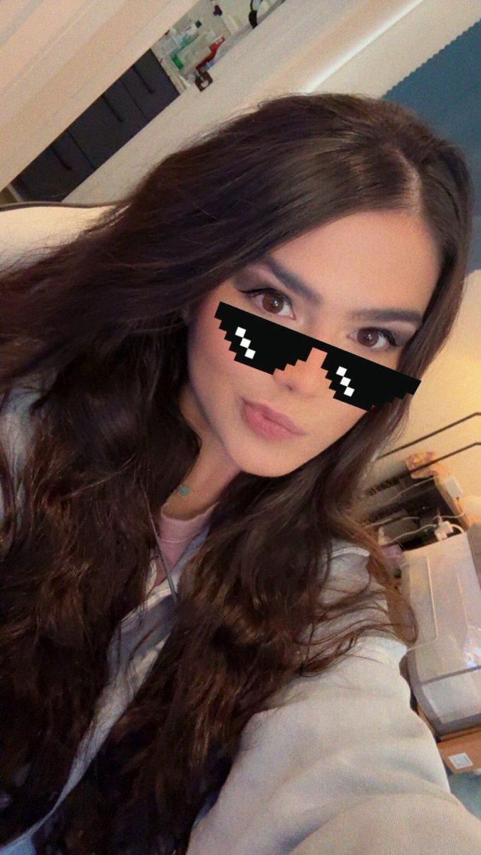 Liveee Twitch.tv/maddymaeson