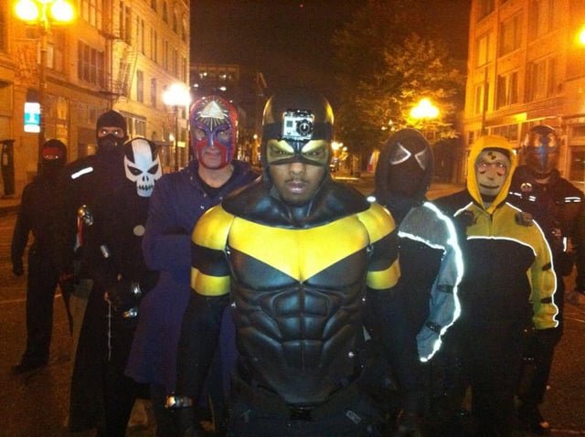 della duck tweet media