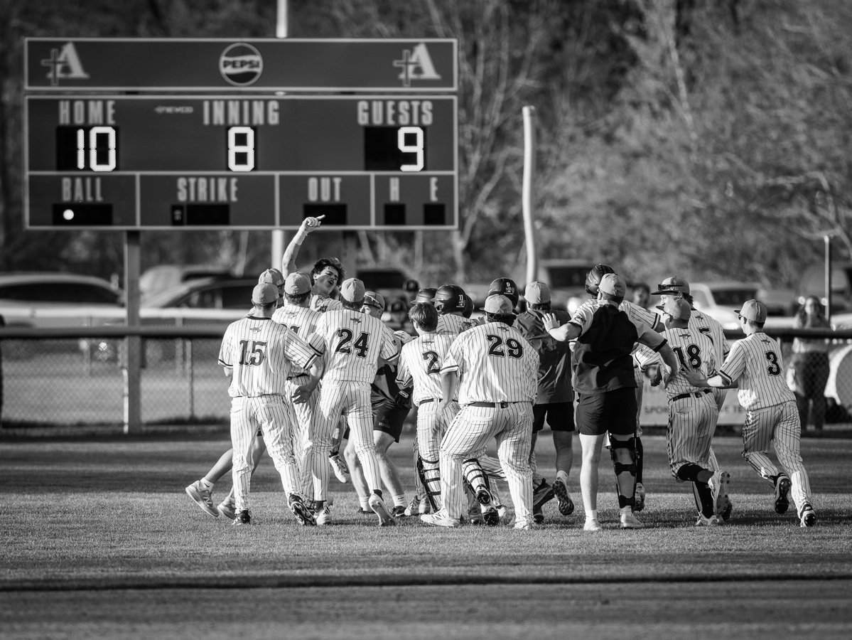 4/22 vs. Sterling: Pioneers complete the comeback for the sweep after being down 9-1.

📸: Kris Bowers