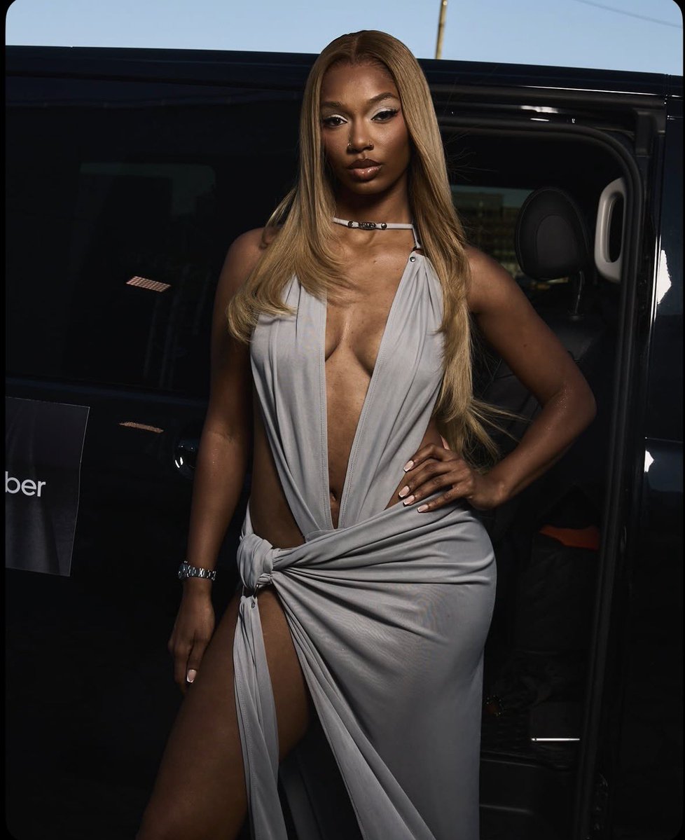 RONISIA SZNN 🏍️ tweet media