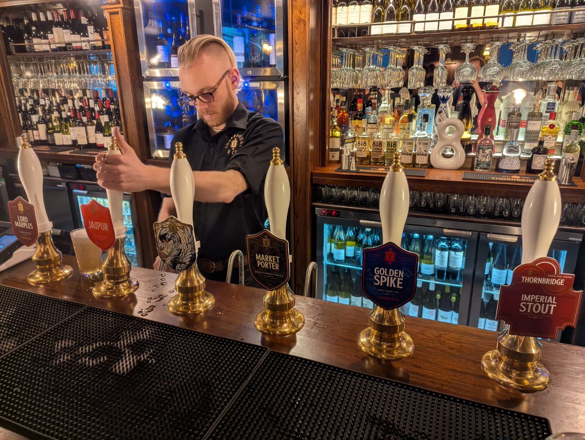 NLondonCAMRA's tweet photo. Thornbridge brewery open their first pub in London. The brand new Wild Swan, Holborn. Pint of Wild Swan is £5! Great price for central London. Excellent range of cask and keg beers. 🍺😁 #newpubs #cask https://t.co/dNCqul10MF