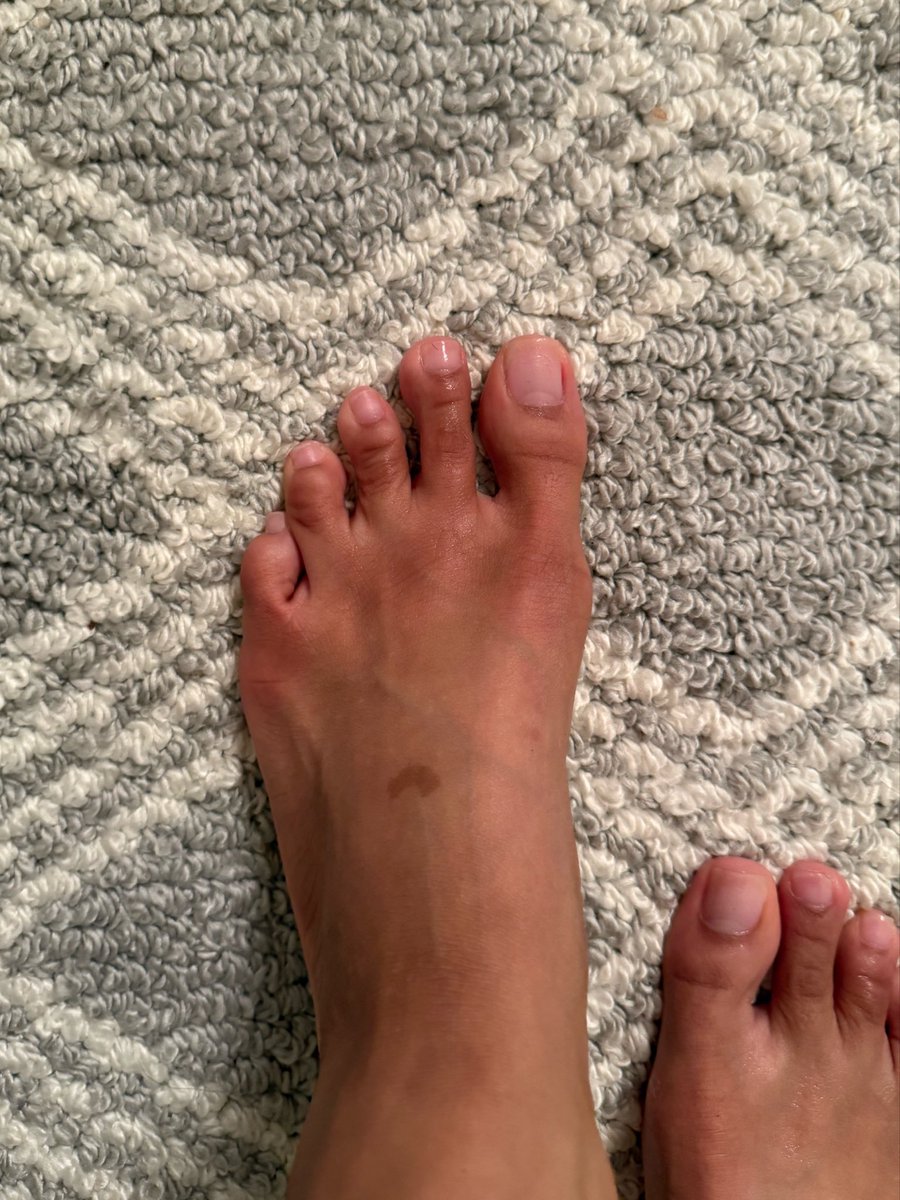 Goddess Violet tweet media