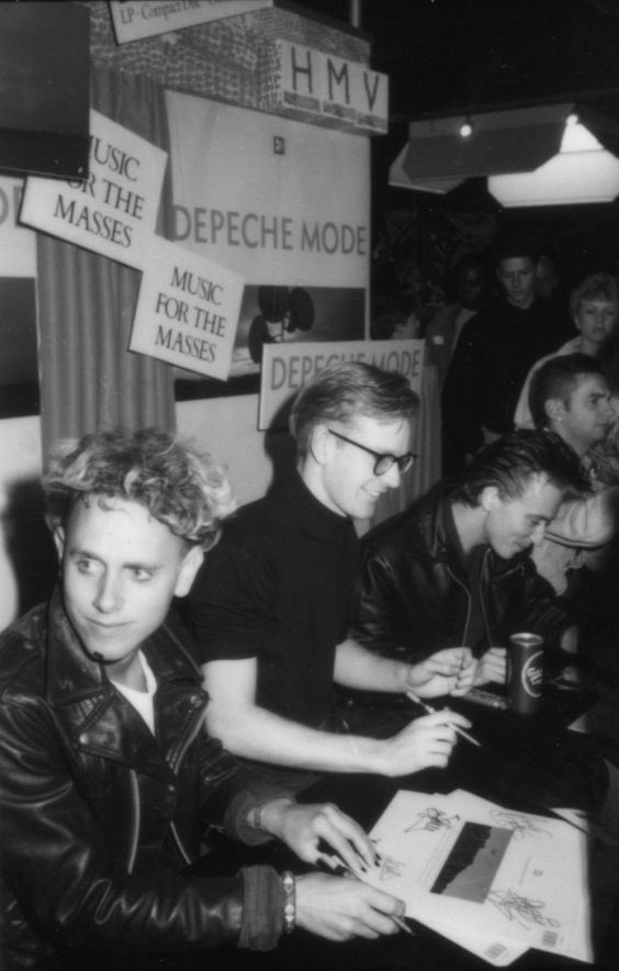 🔅 Daily Martin L. Gore tweet media