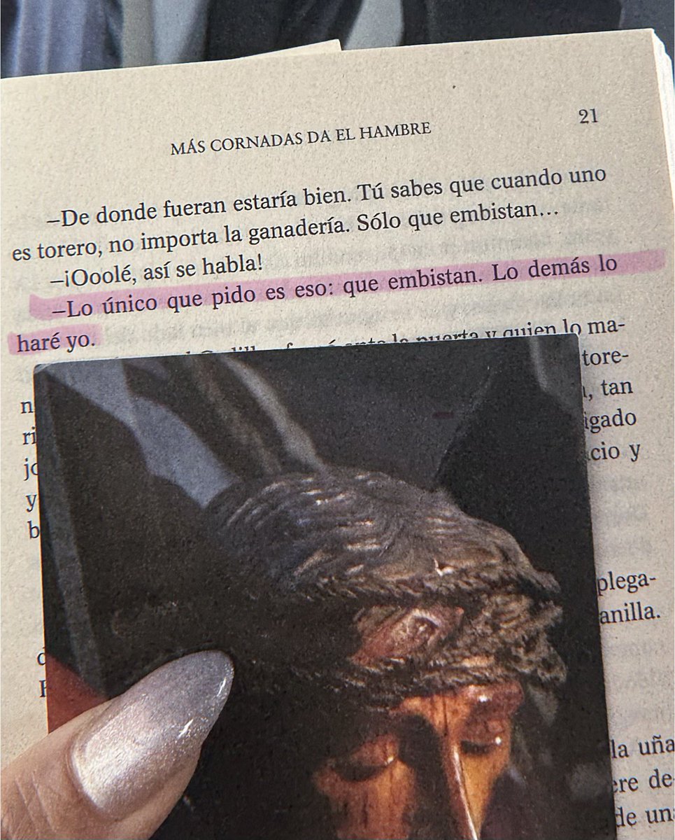 𝕷𝖆𝖚𝖗𝖆 𝕱𝖚𝖈𝖍𝖘 ♱ 🌹 tweet media