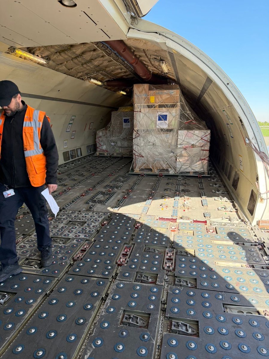hadjalahbib's tweet photo. A 6th 🇪🇺 Humanitarian Air Bridge flight has reached 🇱🇧, delivering over 40 tonnes of shelter, health, water &amp; hygiene supplies, thanks to collaboration with partners.

The flight followed 🇷🇴 aid delivery under the #EUCivilProtection Mechanism.
🇪🇺 is fully mobilised to support 🇱🇧 https://t.co/cKuiDHpjFn
