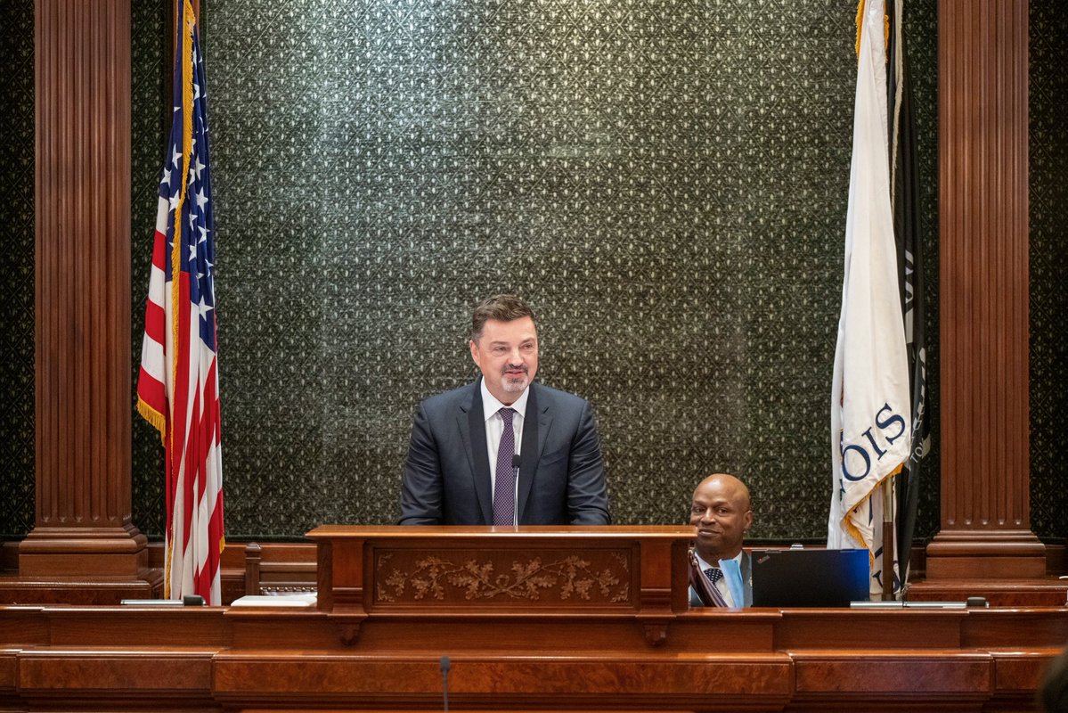 GermanyMidwest's tweet image. I had the honor to be welcomed by @SpeakerWelchIL and to address the honorable members of the IL House of Representatives along with my colleagues from @GermanyinLA and the German Consulate General in Houston on our joint trip down #route66 from #navypier to #santamonicapier .