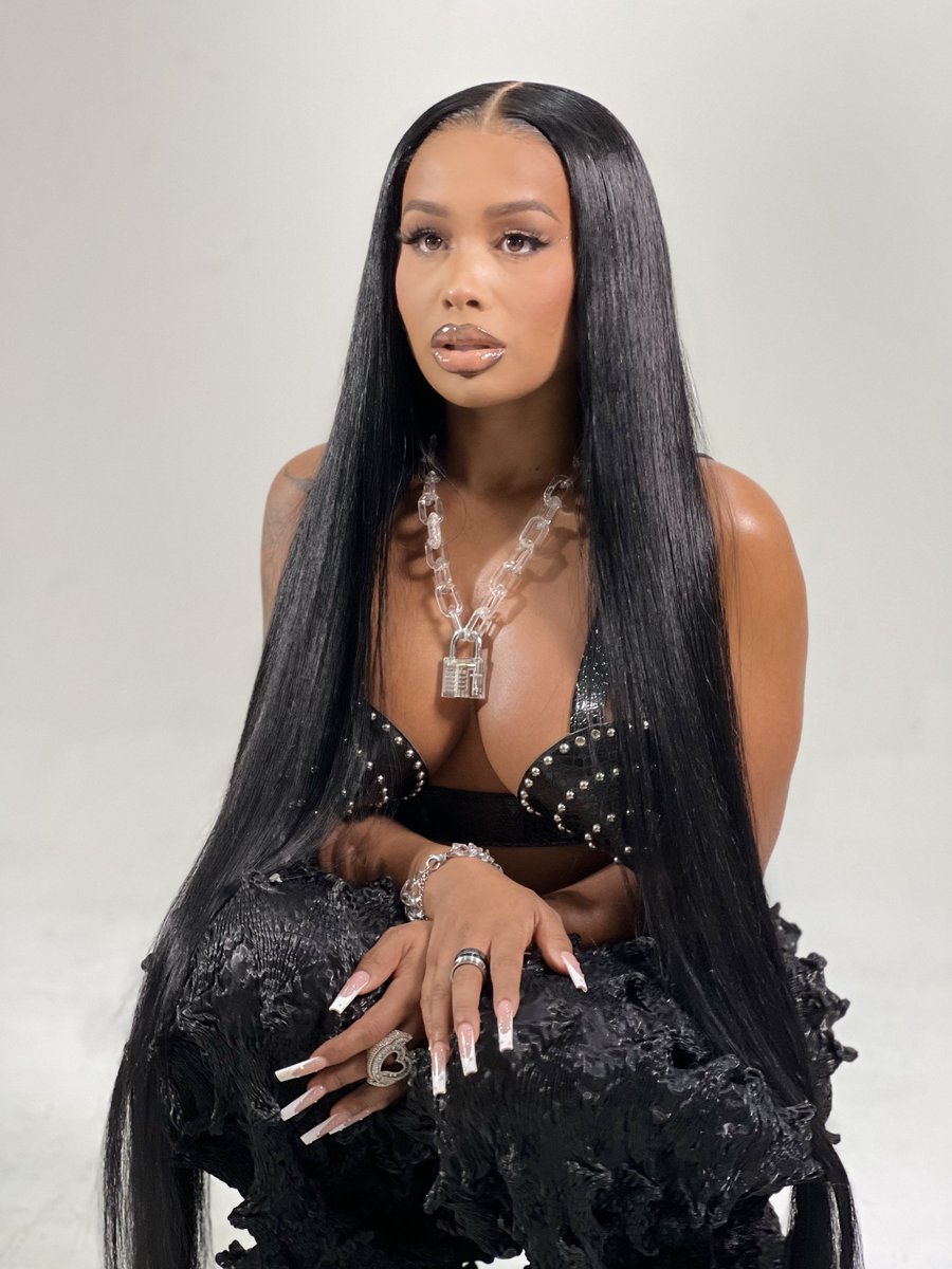 DreamDoll tweet media