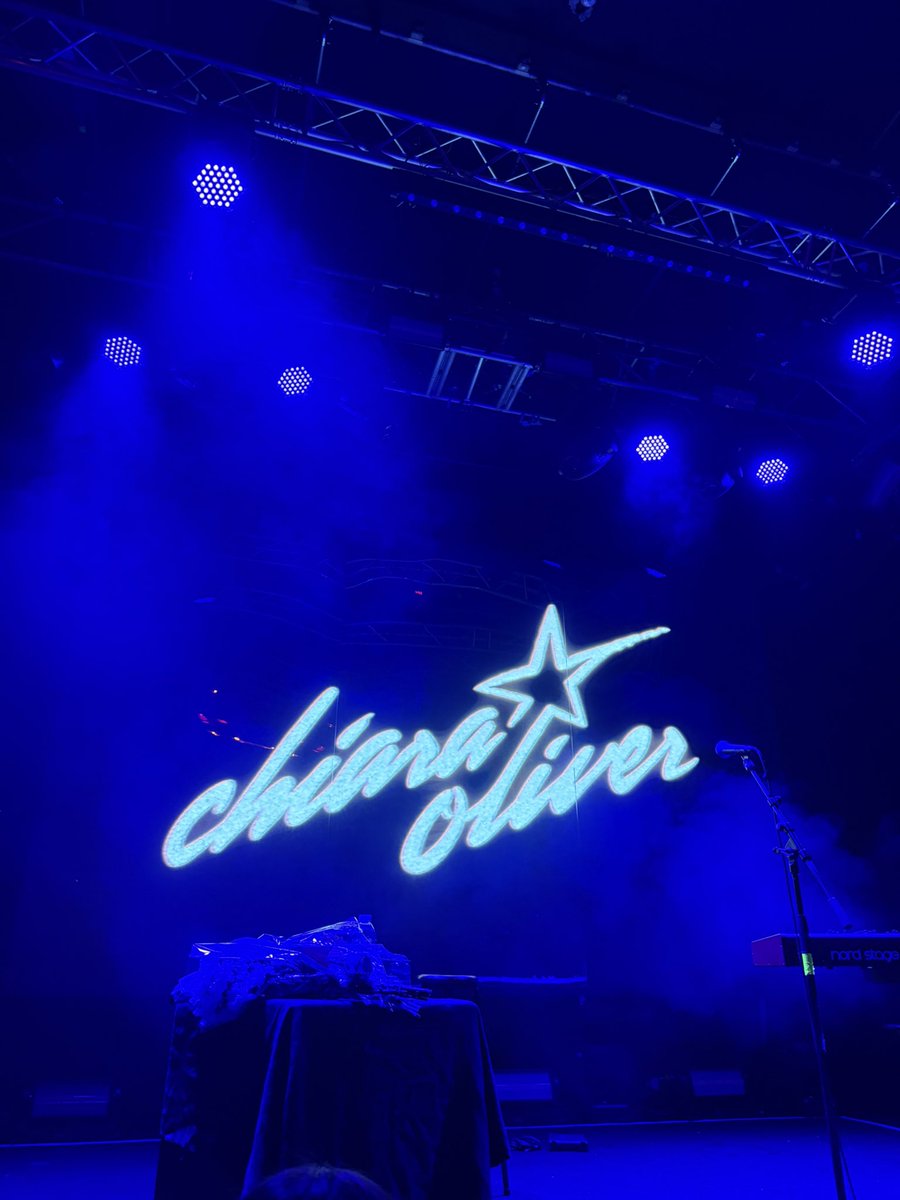 otfeels's tweet photo. Dublín 🇨🇮🇨🇮 @chiaraoliver #NoFueRealTourDublin https://t.co/EKrBq28JhM