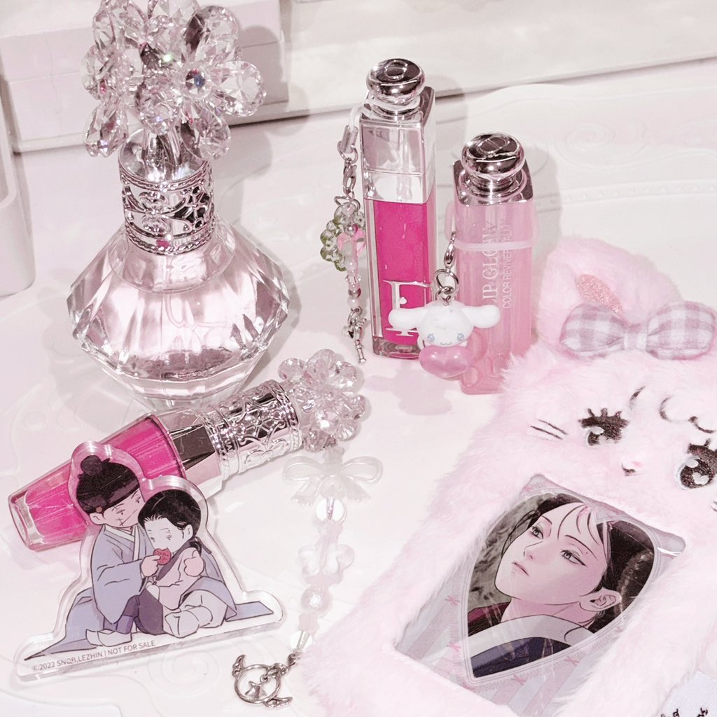 XIlN_5's tweet image. 💄挂上了挂件o｡.꒰ϱ﹏-๑꒱‧*#pink