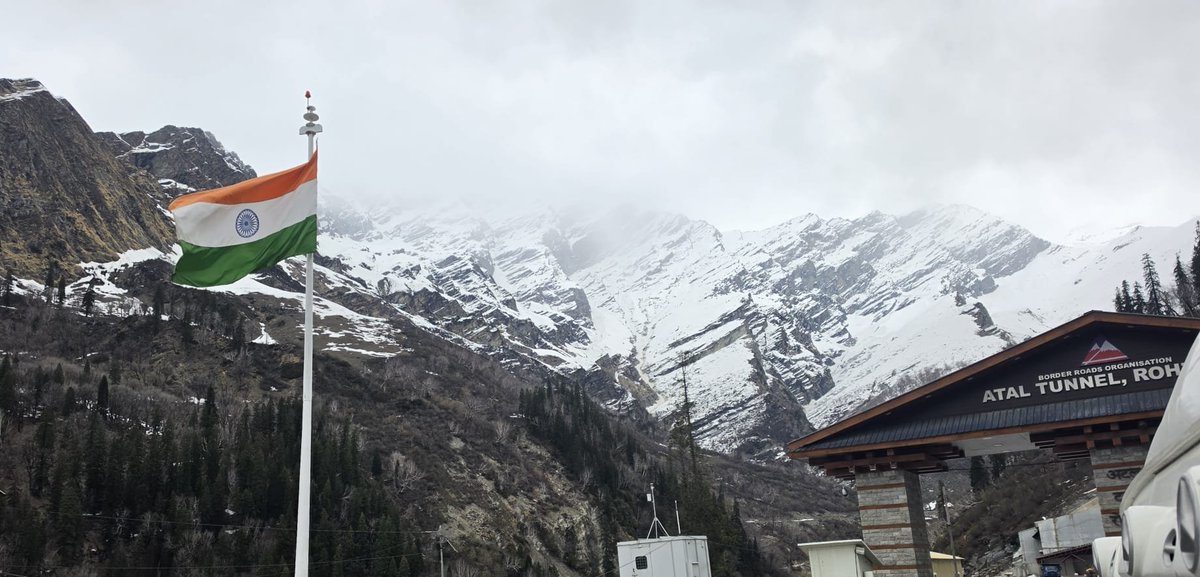AshyshMehra's tweet photo. Kasol was awesome. Tosh was Beautiful. Koksar was mind blowing. Whattay trip. 

Some of India's must visit places. https://t.co/f8k9SwUCQ1