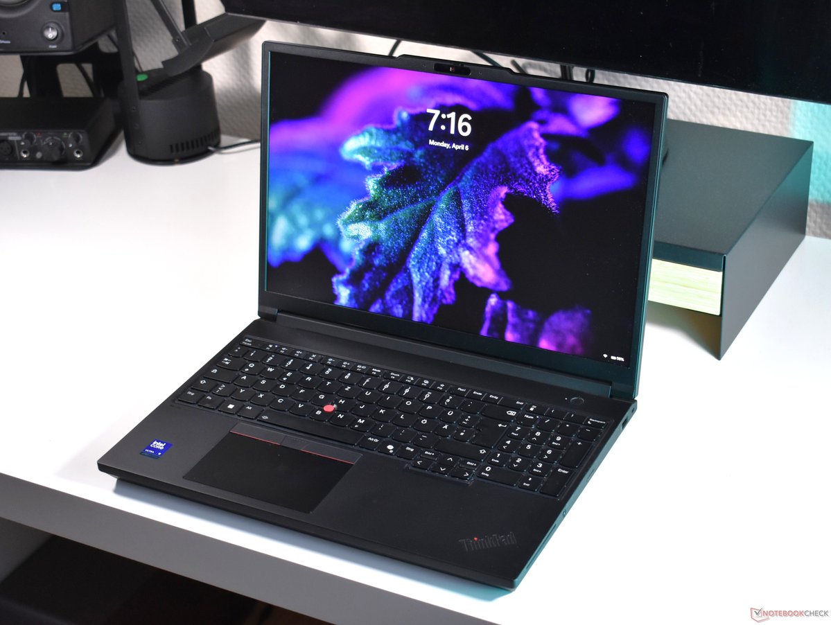 notebookcheck's tweet image. Dieser Laptop ist ein Local-KI Monster: Lenovo ThinkPad P16 Gen 3 Test dlvr.it/TSBbJ9 #Lenovo #ThinkPad #LaptopTest #LocalKIMonster #Technologie