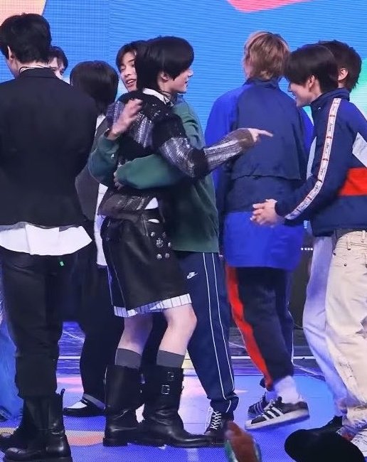 aeonxoxo tweet media