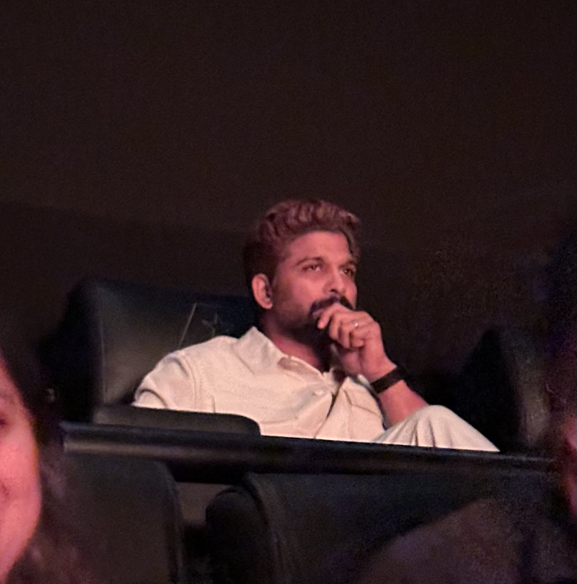 Saikumaruchiha's tweet image. Look at him... Not just watching.., absorbing every move. 👀😳

Once #AA said - "I want to redefine dance globally." 

The mission is still on #Raaka 🥵🔥