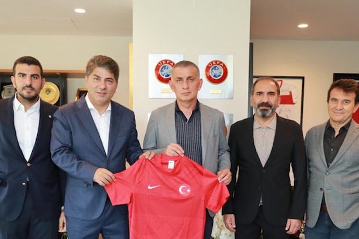 AliSamiYenBsk's tweet photo. @forzacimbom TFF İSTİFA!

▪️İBRAHİM HACIOSMANOĞLU İSTİFA!

▪️MHK İSTİFA!

YAZ YAZDIR!. #TFFMHKİstifa https://t.co/PGRrR7It80
