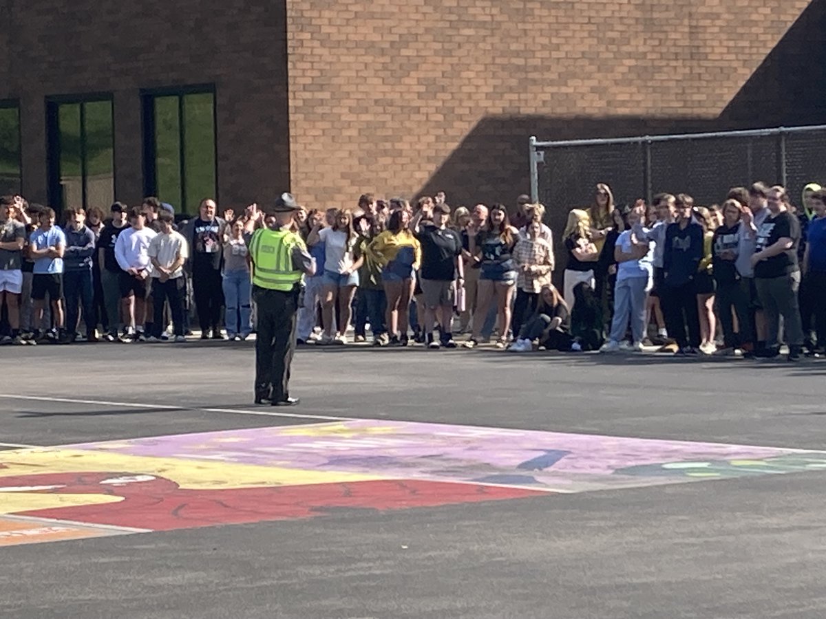 OSHP_SEOhio's tweet photo. Earlier this month, an OSHP Steubenville Post trooper had the opportunity to speak to Buckeye High School students. We discussed making good decisions and participated in a mock crash. We appreciate the opportunity to talk with the students. #DRIVEToLive https://t.co/bMi6aLxO4C