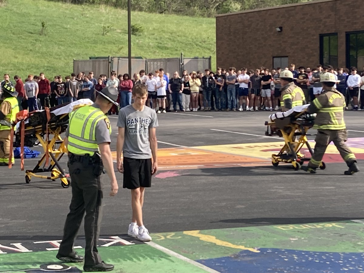 OSHP_SEOhio's tweet photo. Earlier this month, an OSHP Steubenville Post trooper had the opportunity to speak to Buckeye High School students. We discussed making good decisions and participated in a mock crash. We appreciate the opportunity to talk with the students. #DRIVEToLive https://t.co/bMi6aLxO4C