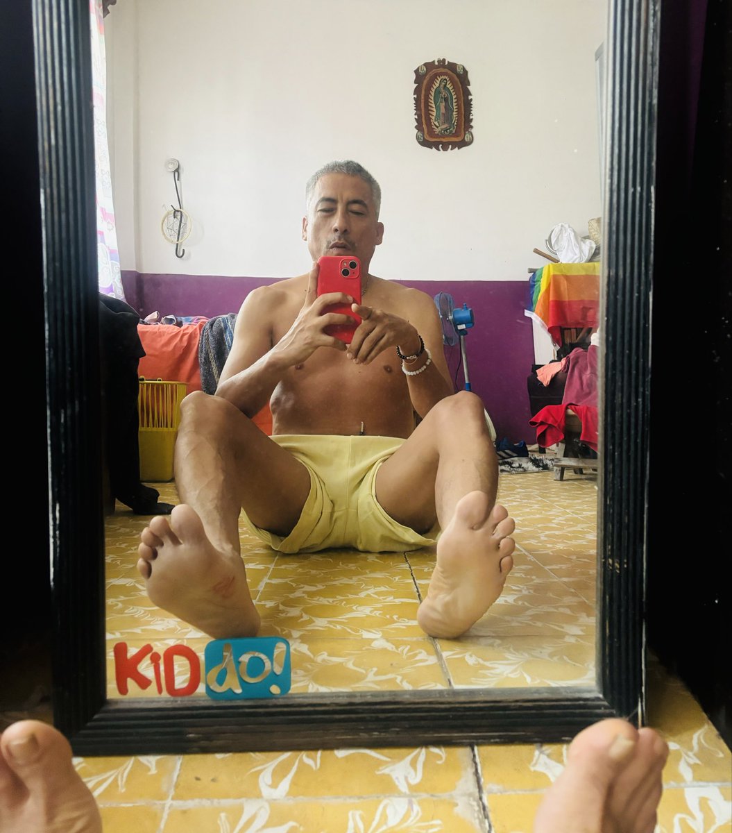 👣