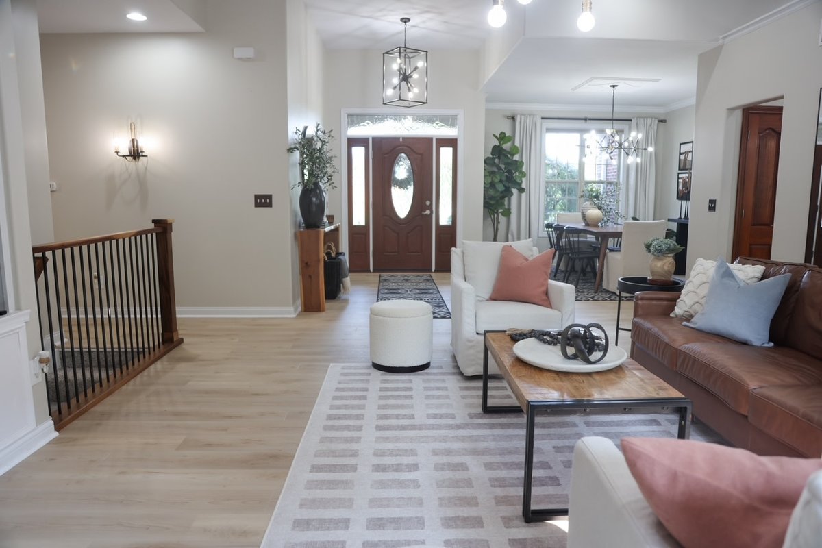 design40653's tweet image. Residential Luxury Vinyl Plank Installation (Taylor Mill, Kentucky)
VIEW MORE PICS... tdeky.com/project/luxury…

#floors #flooring #carpet #tileflooring #laminateflooring #tileflooring #vinylflooring #northernkentucky #cincinnati #nky