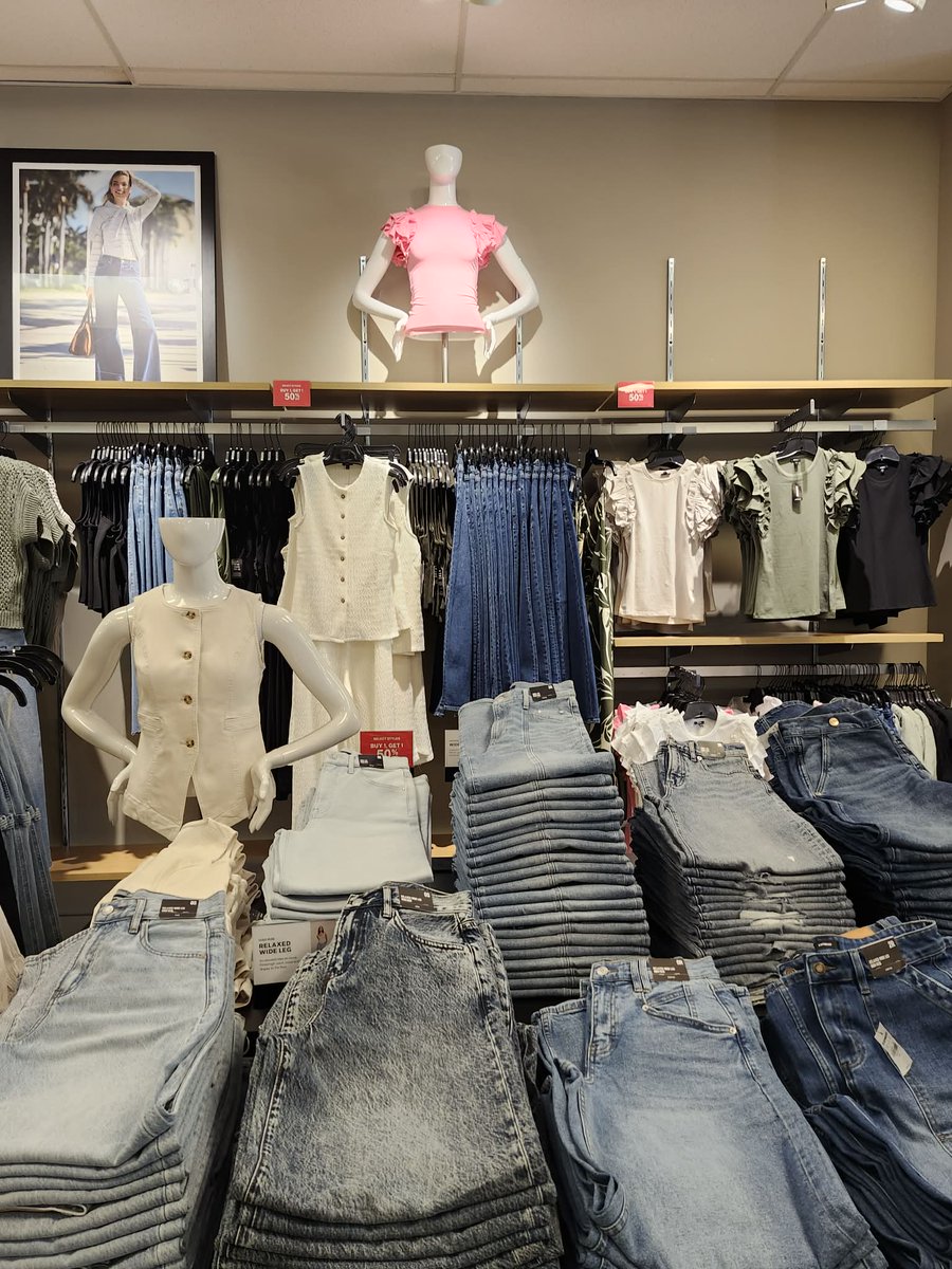 LBVFS's tweet image. Express Factory at the Lake Buena Vista Factory Stores.
New Arrivals!
🛍Select Styles Buy one, Get one 50% OFF
Visit the store for more details. Exclusions apply. Sale is subject to change. #deals #promo #style #shopping #style #ootd #dealsalert