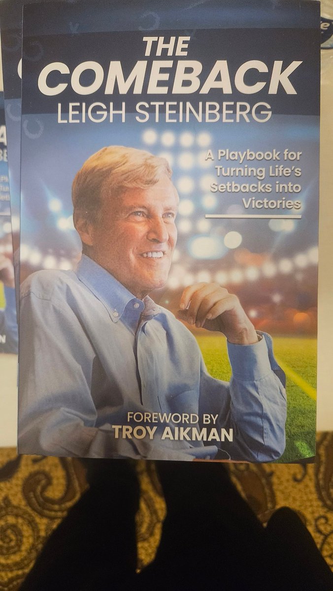 SportsPhilanNet's tweet image. First stop of day is event hosted by Randi Mahomes for NFL moms. Always great to see Leigh Steinberg and get signed copy of his book, The Comeback.

#SportsPhilanthropyNetwork
#sportsphilanthropyworld
#athletes
#foundations
#nonprofits
#brainhealth
#sportsphilanthropy
#NFL
