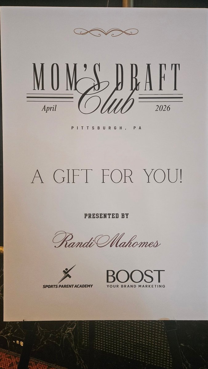 SportsPhilanNet's tweet image. First stop of day is event hosted by Randi Mahomes for NFL moms. Always great to see Leigh Steinberg and get signed copy of his book, The Comeback.

#SportsPhilanthropyNetwork
#sportsphilanthropyworld
#athletes
#foundations
#nonprofits
#brainhealth
#sportsphilanthropy
#NFL