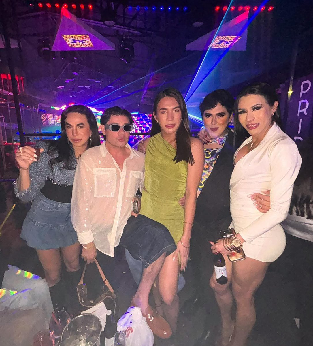Él dice que ya cumplió, porque estos trans si funcionan: