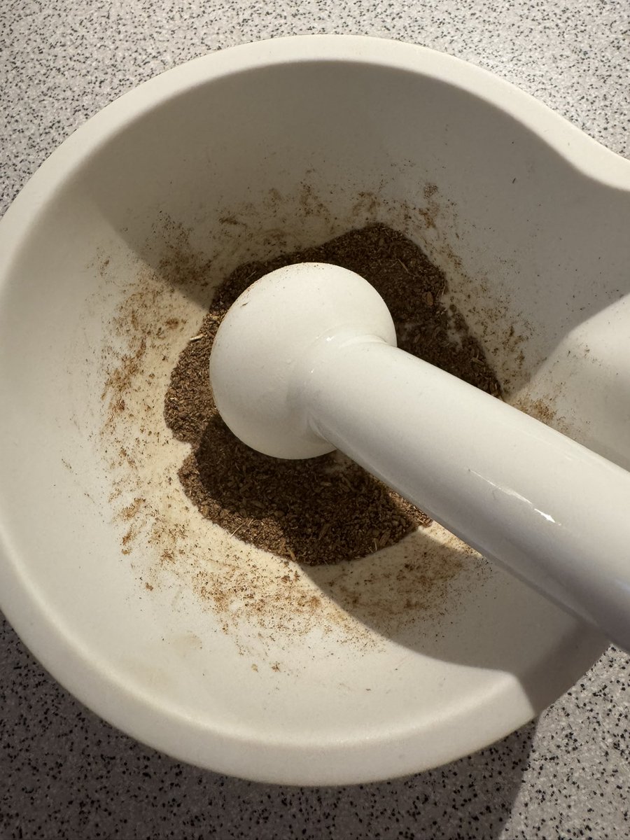 Frau und Mutter tweet media