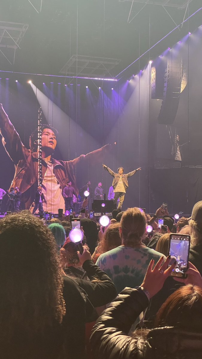 becky⁷ ☽ tweet media