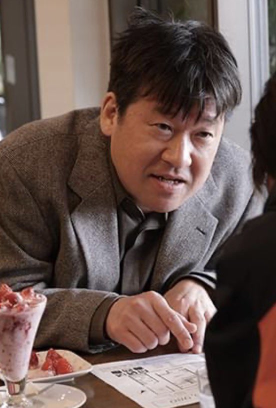 yurising1001's tweet image. 【変な家 映画版】2024🇯🇵
漫画版の「変な家①｣からの物語を深堀したような内容となっおり、引き続き動画クリエーターが設計士栗原と共に謎を追っていく。
設計士栗原役の佐藤二朗のキャラがお茶目で可愛くて全部持って行っちゃったな感がありました。 ⬇️
 #変な家
 #ホラー映画版
 #Amazonprime